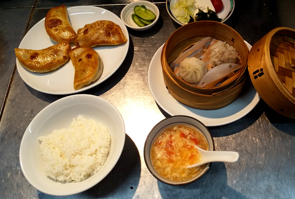 ランチのFセット（餃子定食）