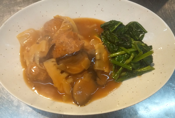 肉団子の醤油煮込み