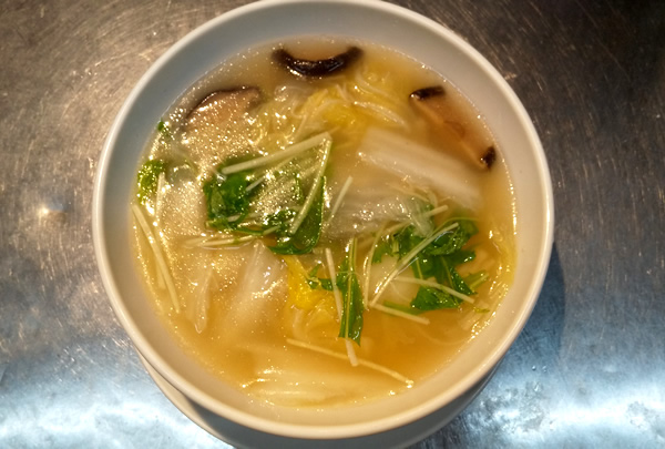 干し貝柱と白菜の蒸しスープ