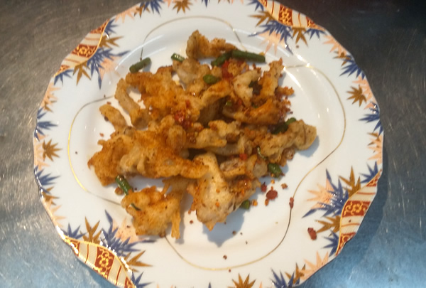 キノコのサケサク揚げ、スパイシー炒め