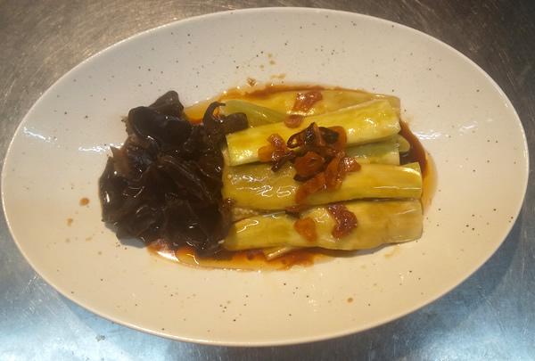 蒸し茄子のピリ辛ポン酢ソース